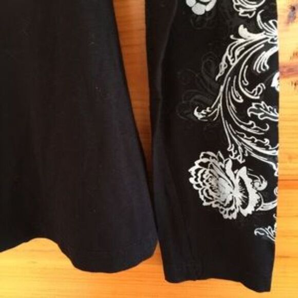 Pretty Venus Small Top - Picture 2 of 3